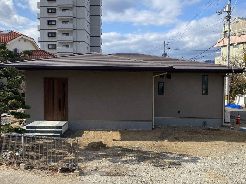 塗り壁の質感が美しい、平屋のお家